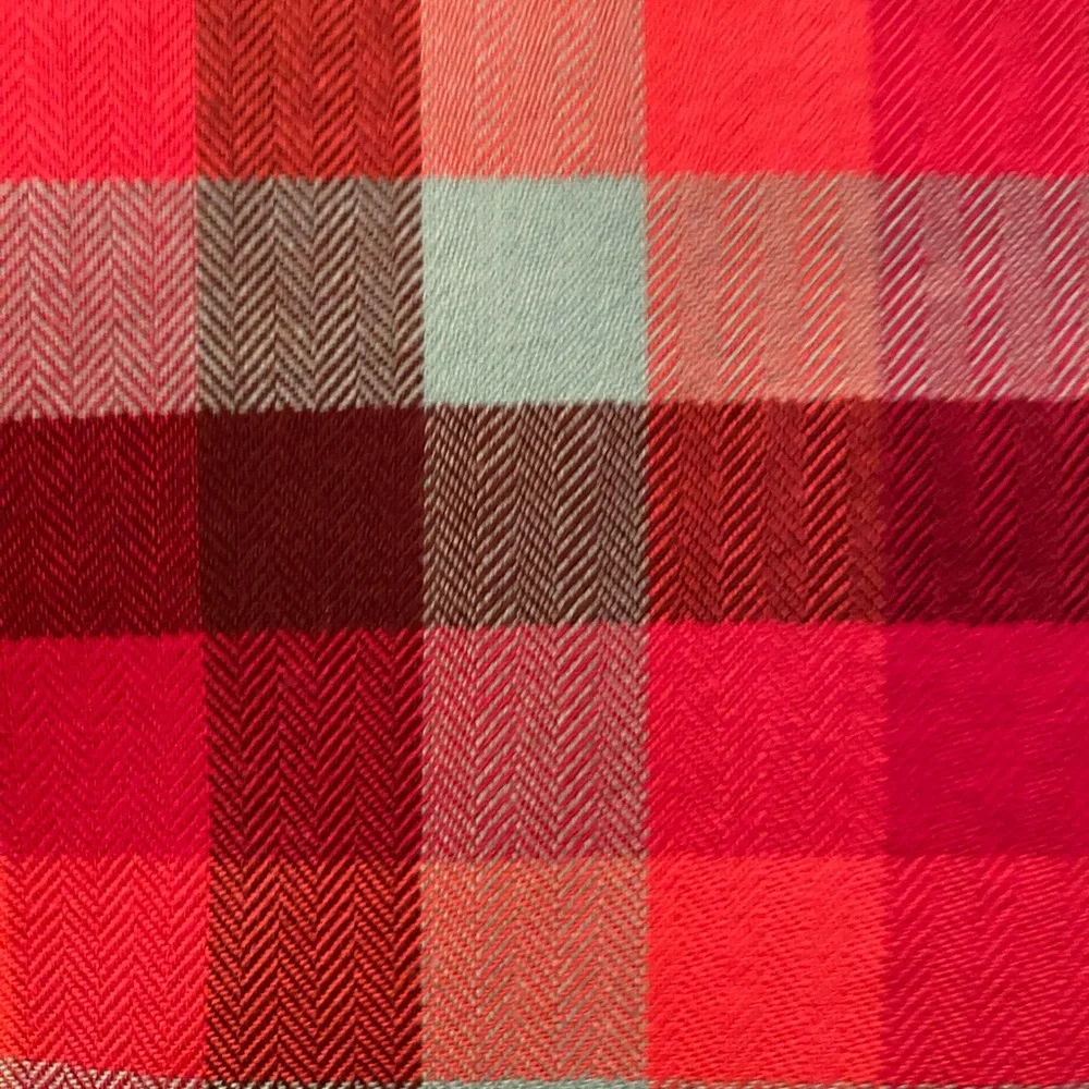 Women’s North Face Flannel - Picture 2 of 4